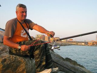 Италия, Марина-ди-Гроссето: наблюдал кефаль на болонки и расспрашивал рыбаков о дорадо