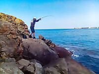 Морской заброс со скал