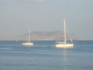 Сын собирается купить снасти в Судаке, но море уже похолодало