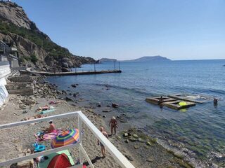Сын собирается купить снасти в Судаке, но море уже похолодало