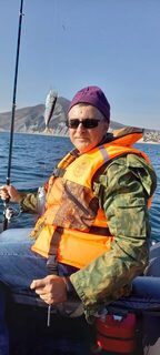 На Чёрном море рыбаки круглый год ловят с ПВХ лодок - фото января