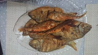 Пара карасей к праздничному ужину и совсем маленькая скорпена