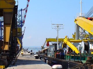 Морская рыбалка в Судаке на рассвете, а после неё матч, пиво и рыба из сковороды