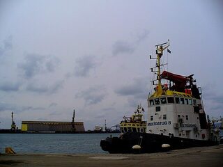 Штормовое море, пустой порт и клевые места без рыбаков на разведке