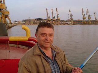 Болгария, Бургас, причал Славянка: ловля карагёза на самодур в весеннюю волну