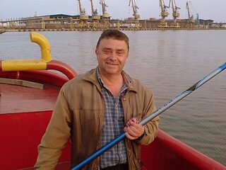 Болгария, Бургас, причал Славянка: ловля карагёза на самодур в весеннюю волну
