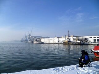 Морская рыбалка в Бургасе, Болгария: карагез, холод и ожидание поклевки