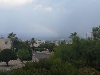 Утром волна до полметра, а сейчас уже шторм