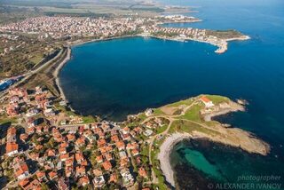 Морская бухта и танцы во дворе