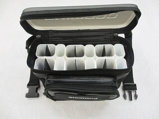 В Shimano Lure Case Large можно убрать перегородки и слить воду