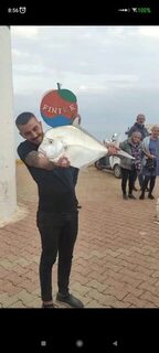 Пятьдесят зрителей на одного рыболова