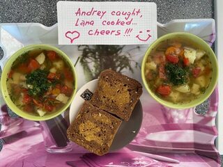 Донская уха с помидорами из паламута, амберджека и корифены