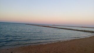 Египет, Хургада: морская ловля с лодки и берега на донку у кораллов в штиль