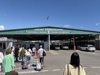 Сегодня прилетел в Гагру, а отдельный гид необязателен