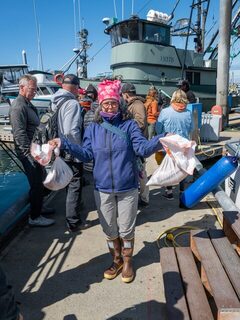 Хомер 27 июня: по два палтуса при неспокойном море