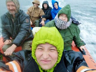 Мокрая, но удачная морская поездка в Ура-Губе на небольшой лодке