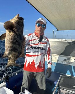 В Южно-Китайском море на легкую снасть MAXEL взяли разную рыбу