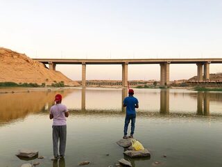 В августе 2020 года рыбачили и гуляли по Вади-Ханифе в Эр-Рияде