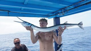 У Ко Тао ловили джигом и на наживку, а махи-махи взяли поверху
