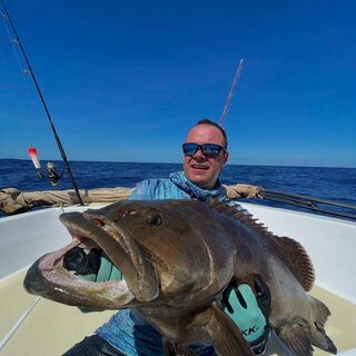 Групер-патата почти на 25 кг с Antafondro Fishing у Нуси-Бе