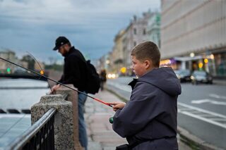 Петербургский стритфишинг: ловили спиннингом с набережной