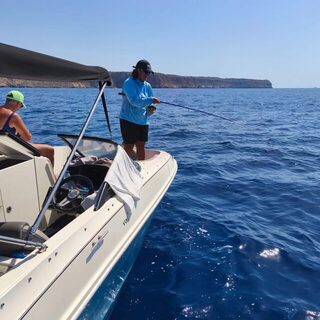 На Майорке с Bayliner VR6 попробовали местную ловлю раора