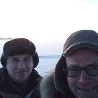 На Коровьем пляже Куршского залива выбрались на зимнюю рыбалку