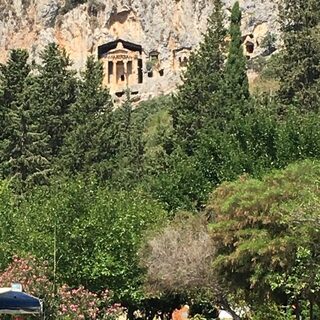 Дальян: ловили крабов рядом с ликийскими гробницами
