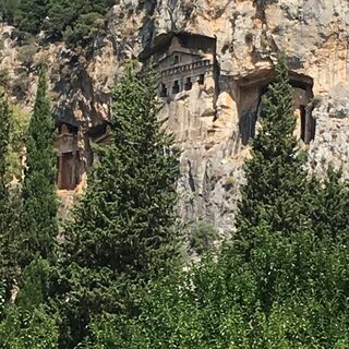 Дальян: ловили крабов рядом с ликийскими гробницами