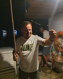 Ночью в бухте Халонг мы ловили кальмара с борта судна