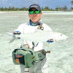 Альбула на нахлыстовой рыбалке среди мелководий Кирибати