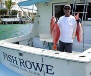 Красные снэпперы с борта Fish Rowe у багамских островов Эксума