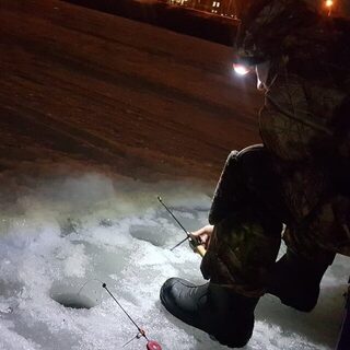 Ночью в центре Архангельска ловили сига и надеялись закрыть сезон