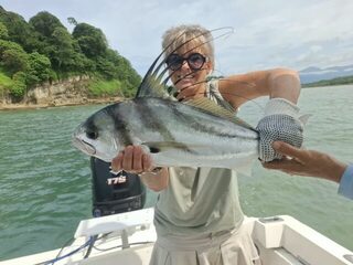 Еще одна рыба-петух с Wahoo Sport Fishing Quepos у берегов Коста-Рики