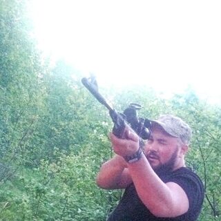 На озере Бобровский в Ленинградской области совместили рыбалку с отдыхом