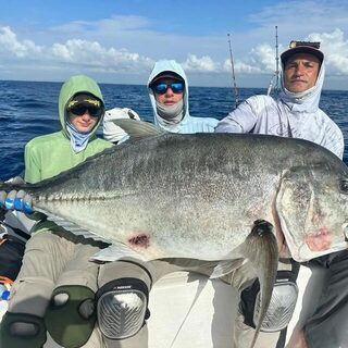 Крупный GT у Ватаму: морская рыбалка с Al Fathi Fishing Kenya
