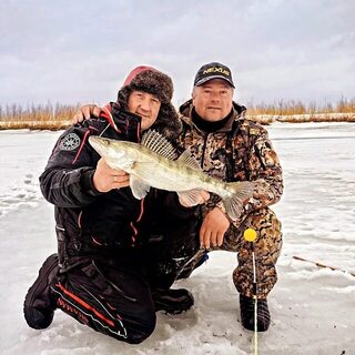 Последний лед на Обском море: лещ 3,5 кг и судак на комбайны