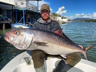 Крупный гоф пополнил наш улов на морской рыбалке из Улциня