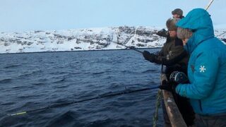 Зачем на северной рыбалке проводник?