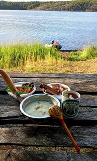 Белое море, Карелия, Лодейная губа: ловля трески на пилькер с лодки на глубине в теплой воде
