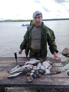 Августовская непогода в Беломорье научила ловить селедку и камбалу на самодур