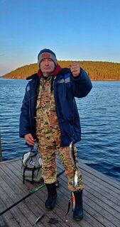 Сабики по открытой воде и 32 рыбака на яхтенном причале Чупы