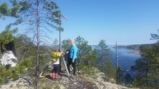 Белухи, отлив и камни на пути вокруг Керети - беломорский вечер затянулся