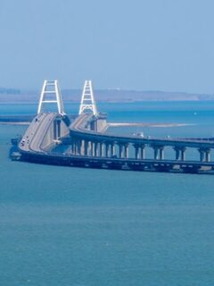 Лодку привозил в Керчь, но выход в море пограничники не дали