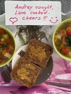 Донская уха с помидорами из паламута, амберджека и корифены