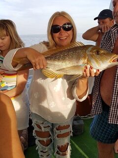 Рыбалка в Оманском заливе и большой морской улов на борту
