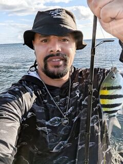 С блесен и силикона на креветку: первый сержант-майор в водах Мауи