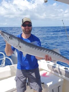 Троллинг на барракуду у Пласенсии в Белизе