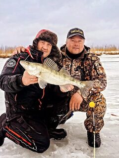 Последний лед на Обском море: лещ 3,5 кг и судак на комбайны