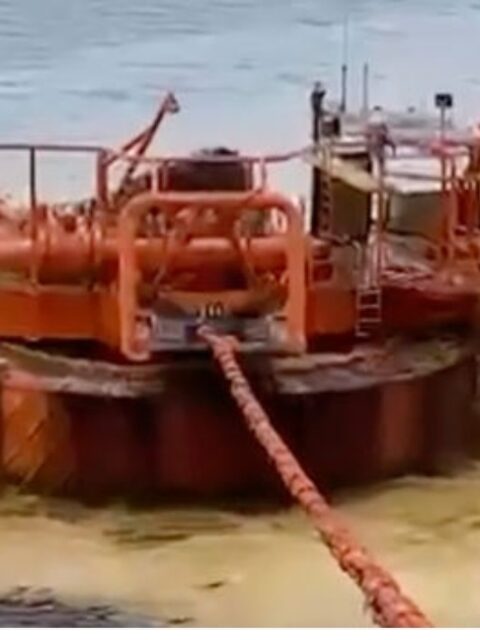 Сообщение о нефтяном пятне у Дюрсо в августе 2021 года